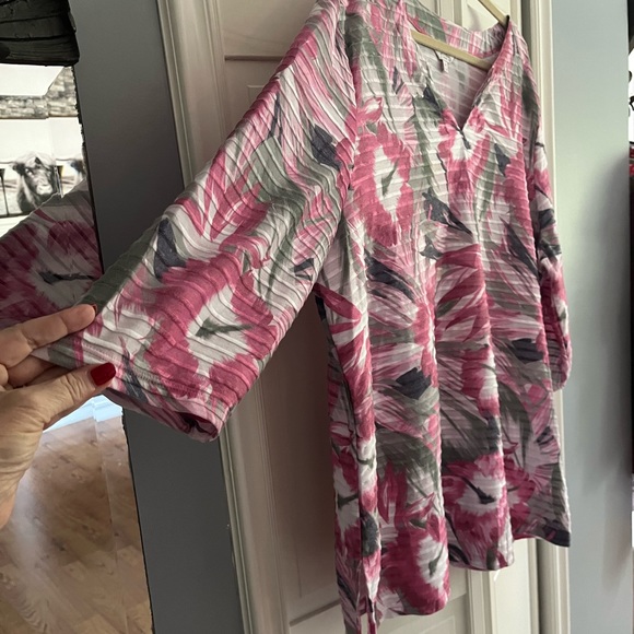 Woman’s 3x Coral Bay top $10 - Picture 4 of 6